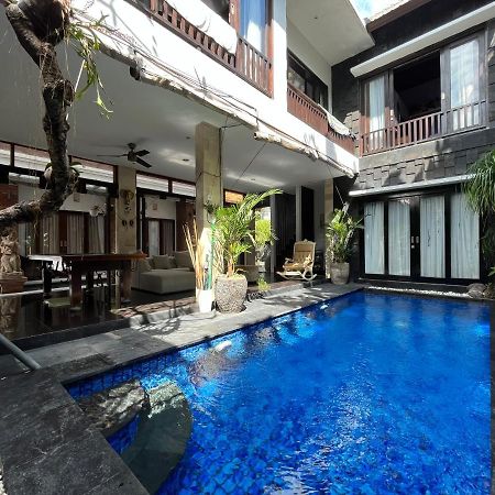 Rahayu Guest House Seminyak Buitenkant foto